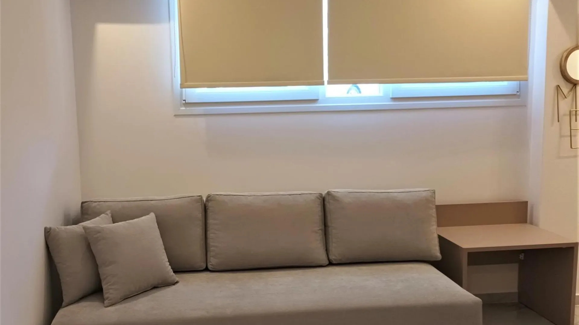 Z Elegant Studios Peraía
